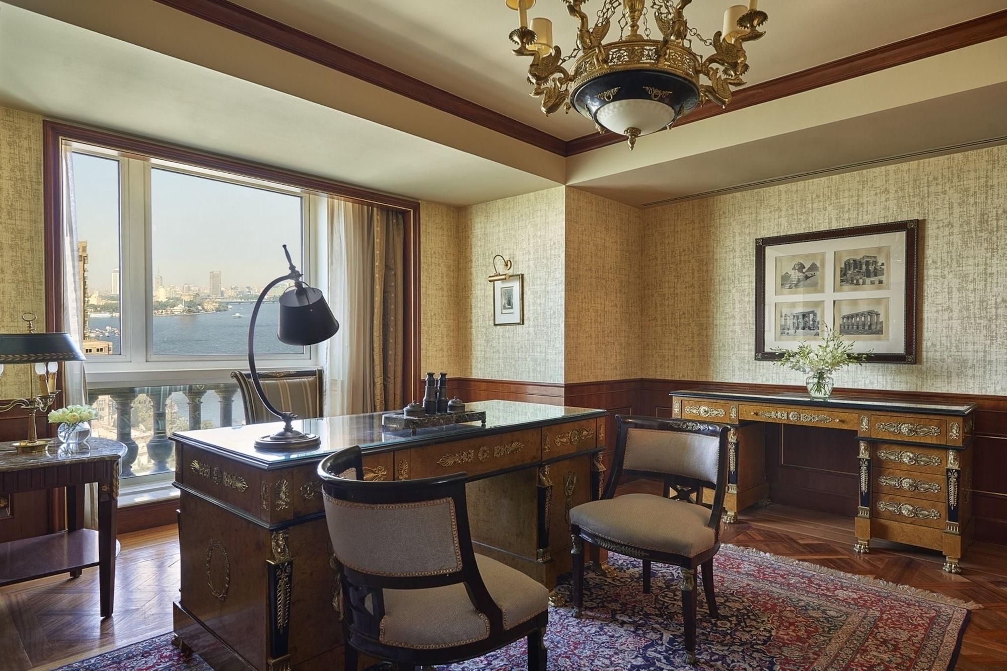 Four Seasons Cairo At The First Residence Giza Eksteriør bilde The study of a Presidential Suite