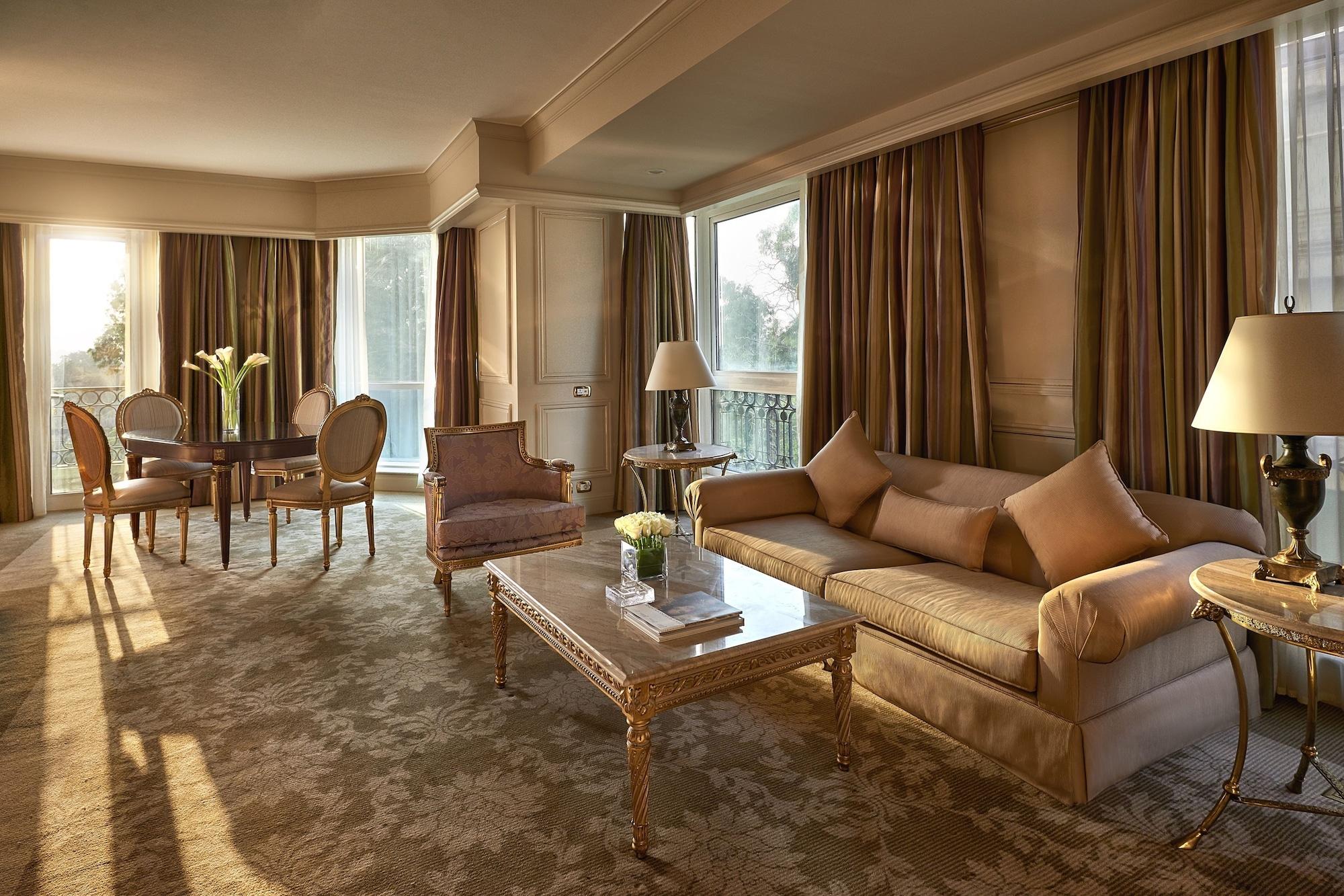 Four Seasons Cairo At The First Residence Giza Eksteriør bilde A suite at the Four Seasons Hotel, London