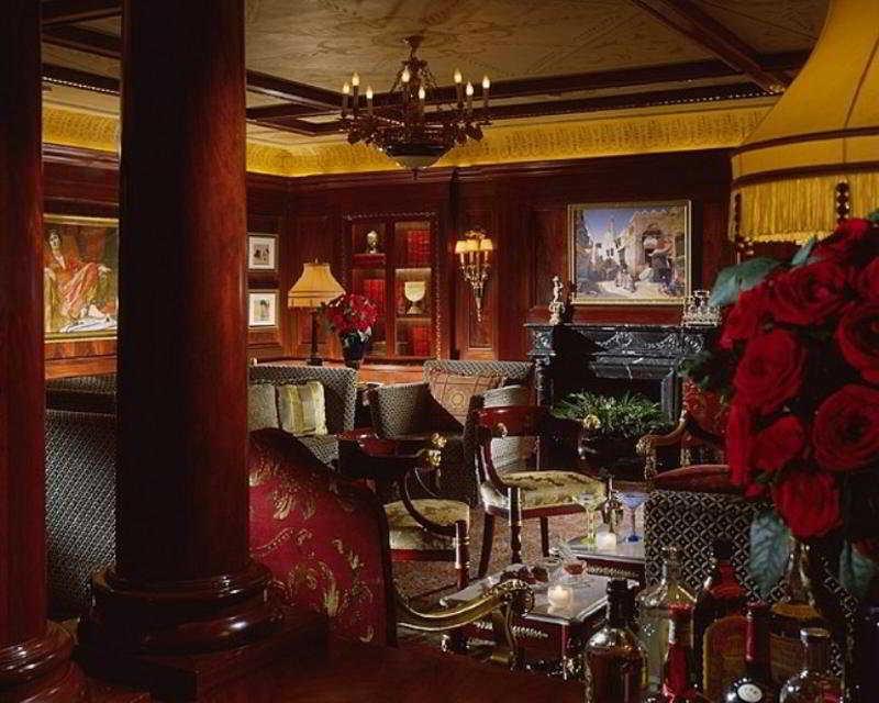 Four Seasons Cairo At The First Residence Giza Eksteriør bilde The interior of the bar