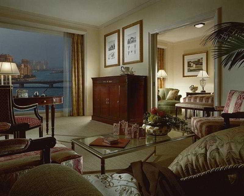 Four Seasons Cairo At The First Residence Giza Eksteriør bilde A suite at the Four Seasons Hotel