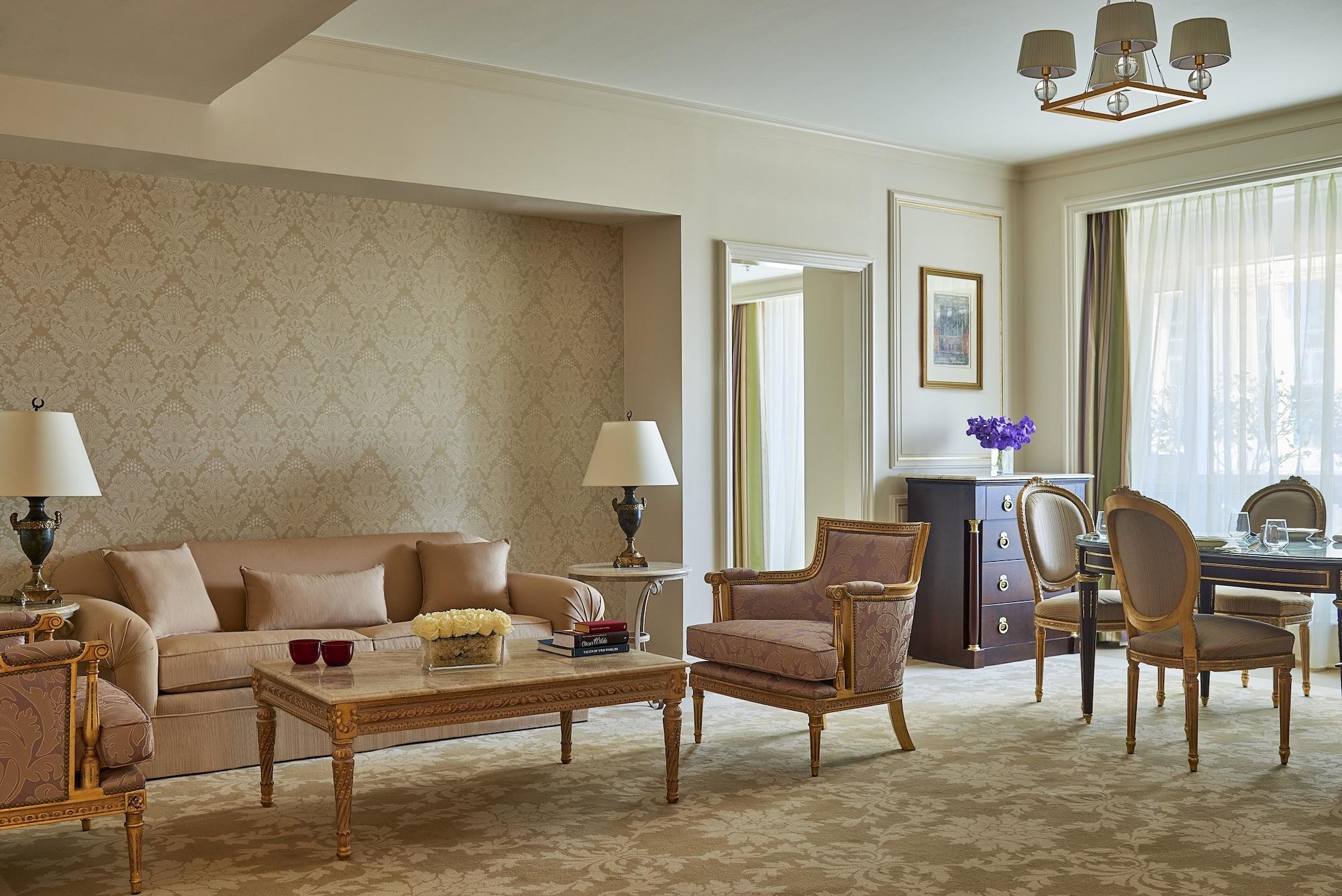 Four Seasons Cairo At The First Residence Giza Eksteriør bilde A suite at the Four Seasons Hotel, Istanbul