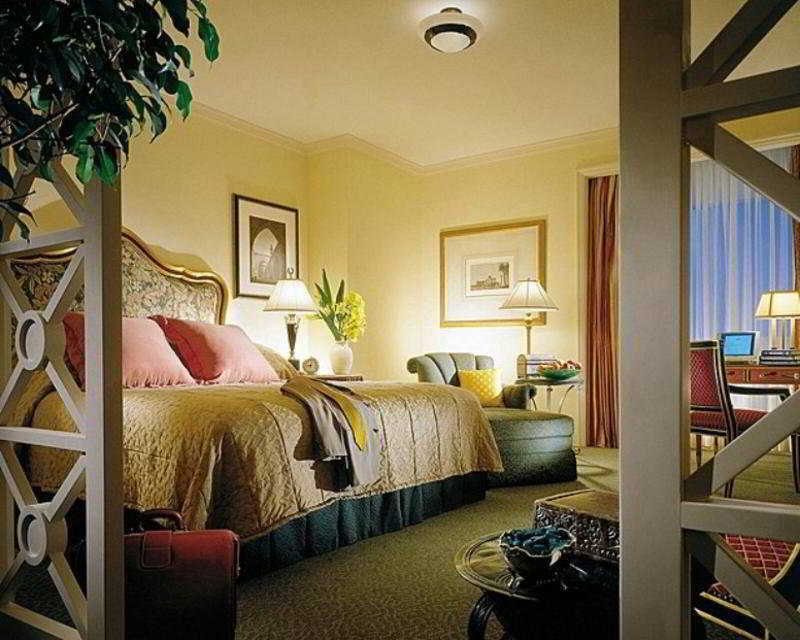 Four Seasons Cairo At The First Residence Giza Rom bilde A guest room at the Hilton Anatole