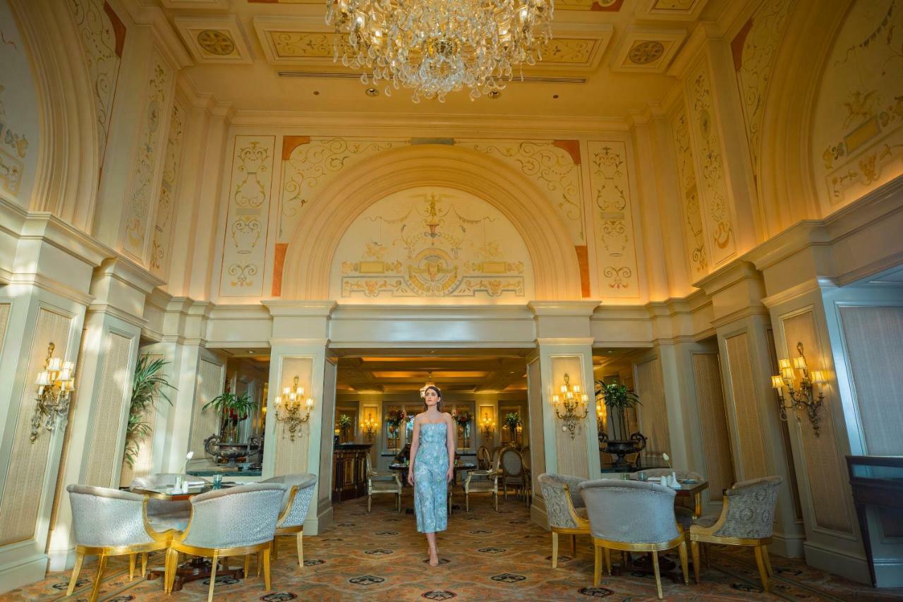 Four Seasons Cairo At The First Residence Giza Eksteriør bilde The lobby of the hotel